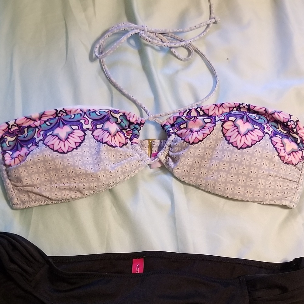 Victoria's Secret Bikini Top.  Large.